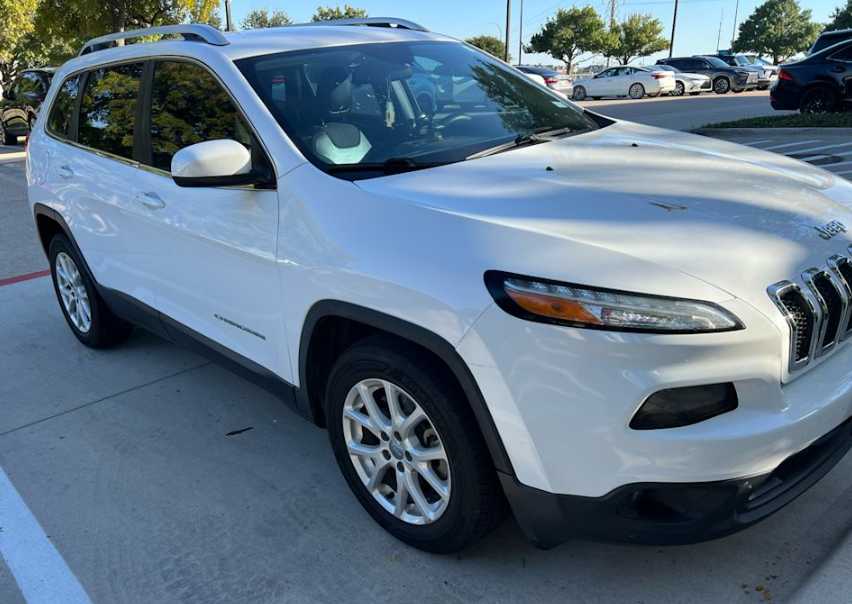 2018 Jeep Cherokee Latitude photo 2