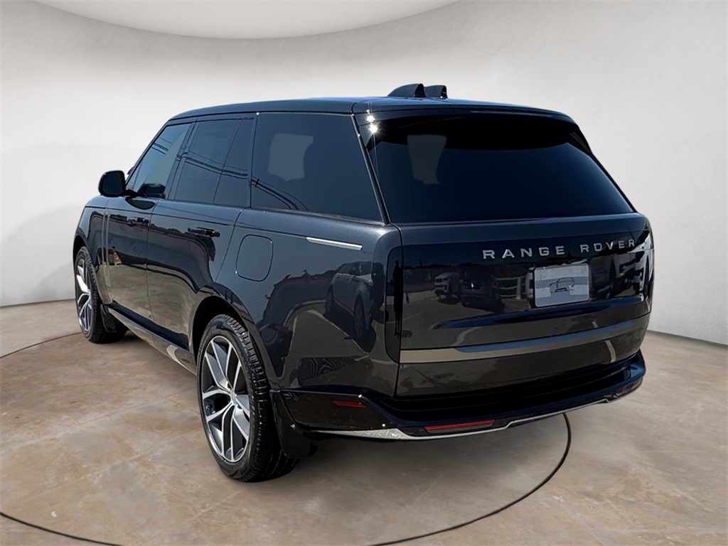 2025 Land Rover Range Rover SE photo 3