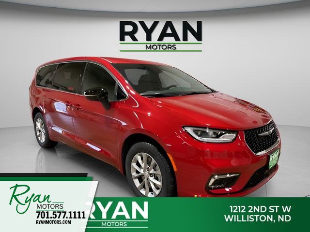 2026 Chrysler Pacifica Select's photo