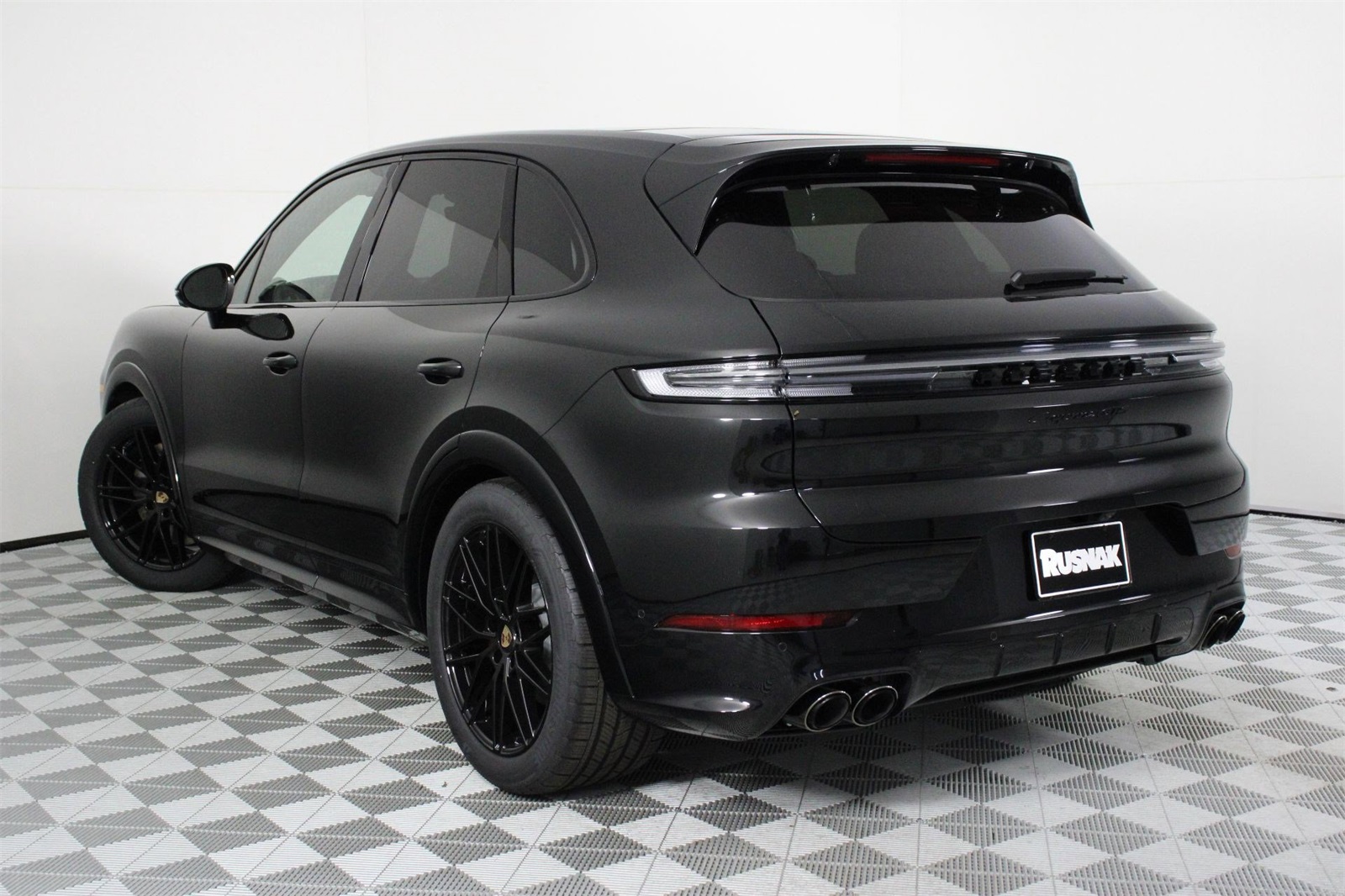 2026 Porsche Cayenne GTS photo 3