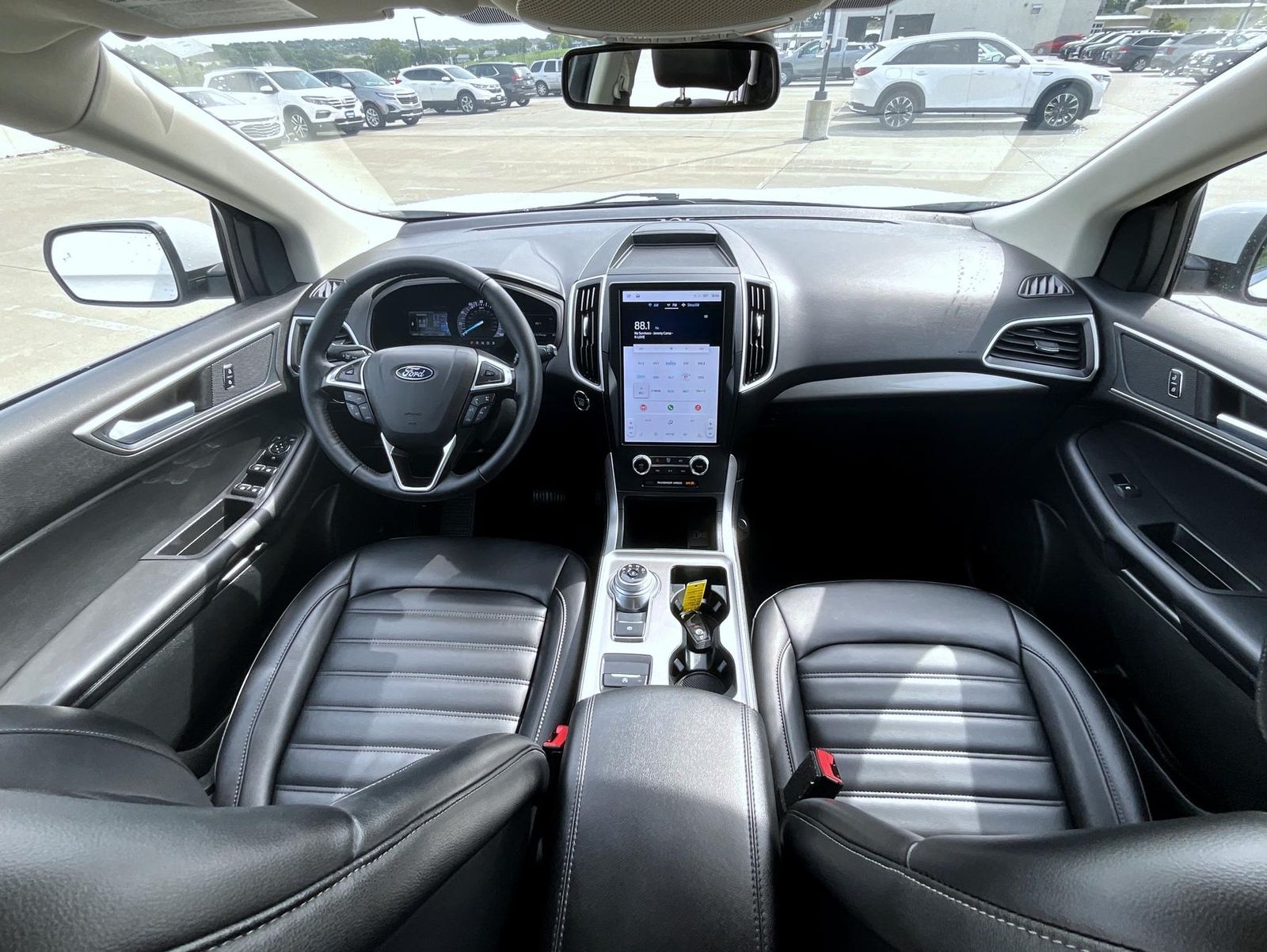 2024 Ford Edge SEL photo 14
