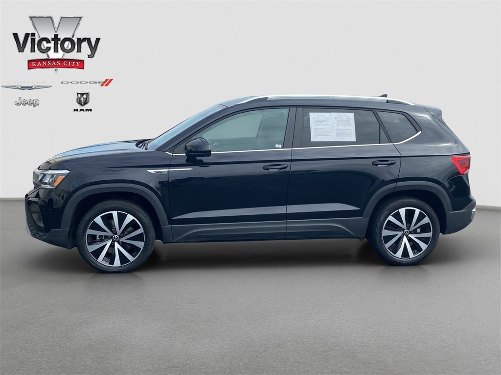 2024 Volkswagen Taos SE photo 4