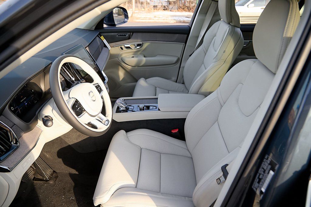 2026 VOLVO XC90 - Image 12