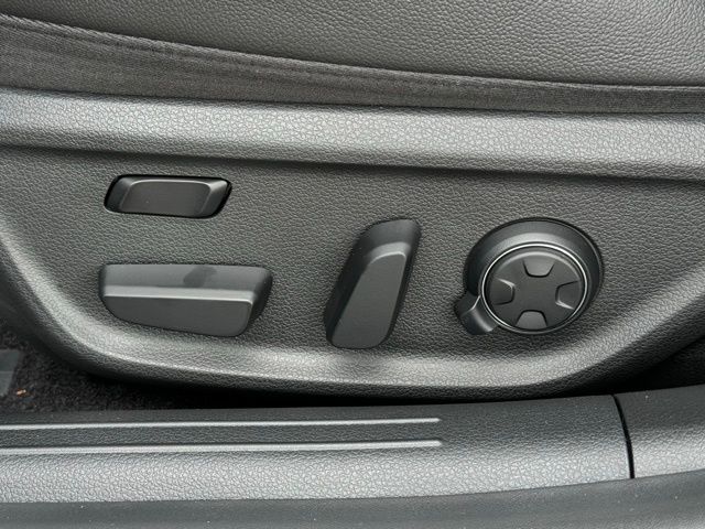 2025 Genesis G70 3.3T Sport Advanced photo 24