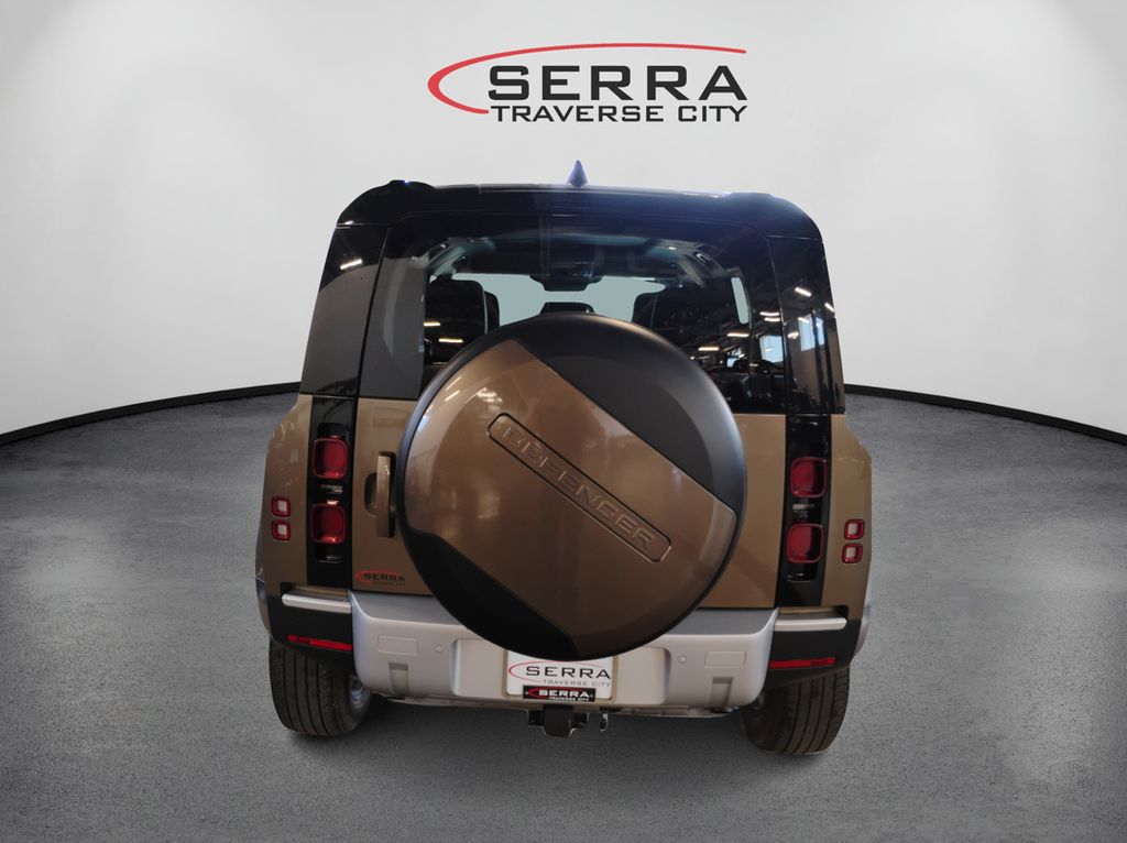 2020 Land Rover Defender SE photo 4