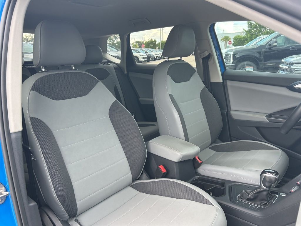 2022 Volkswagen Taos SE photo 31