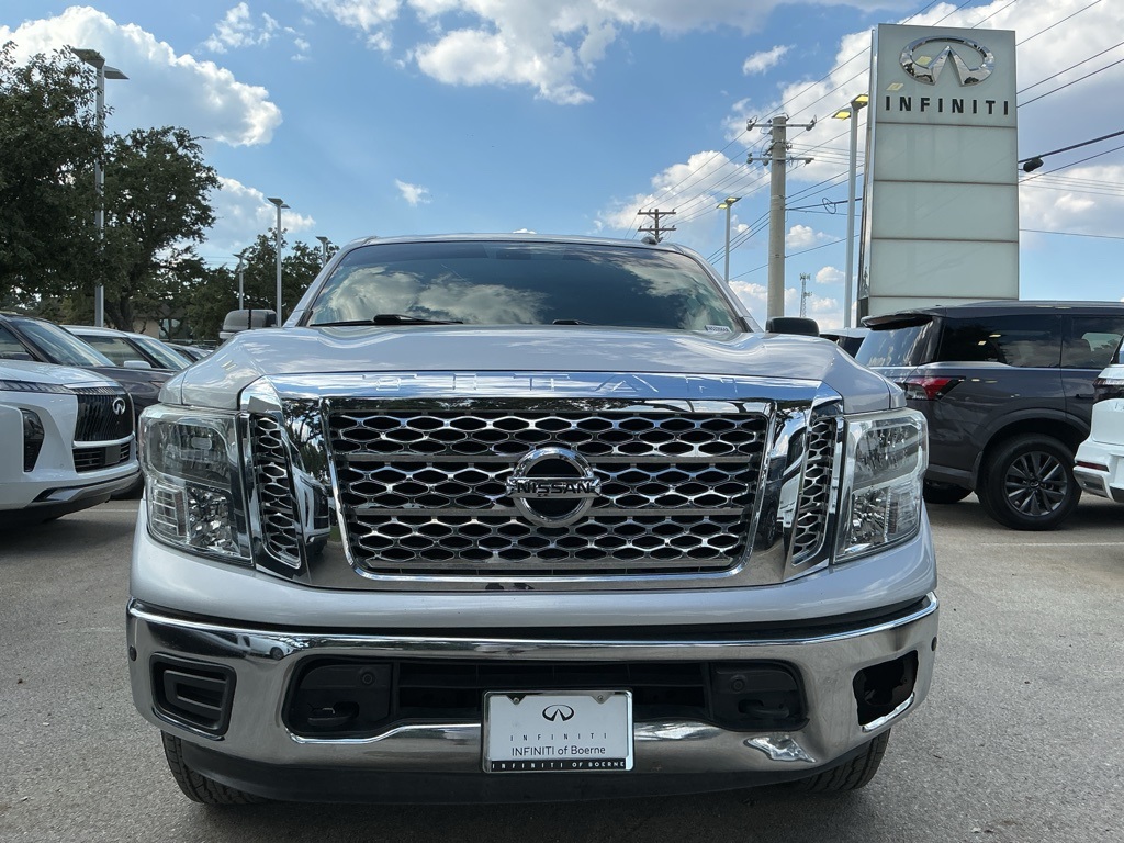 2019 Nissan Titan SV photo 2