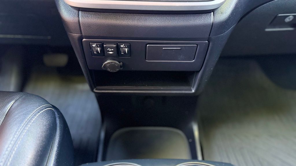 2020 Toyota Sienna SE Premium photo 30
