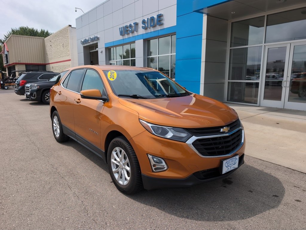 Used 2018 Chevrolet Equinox LT with VIN 2GNAXJEV7J6139455 for sale in Berlin, WI