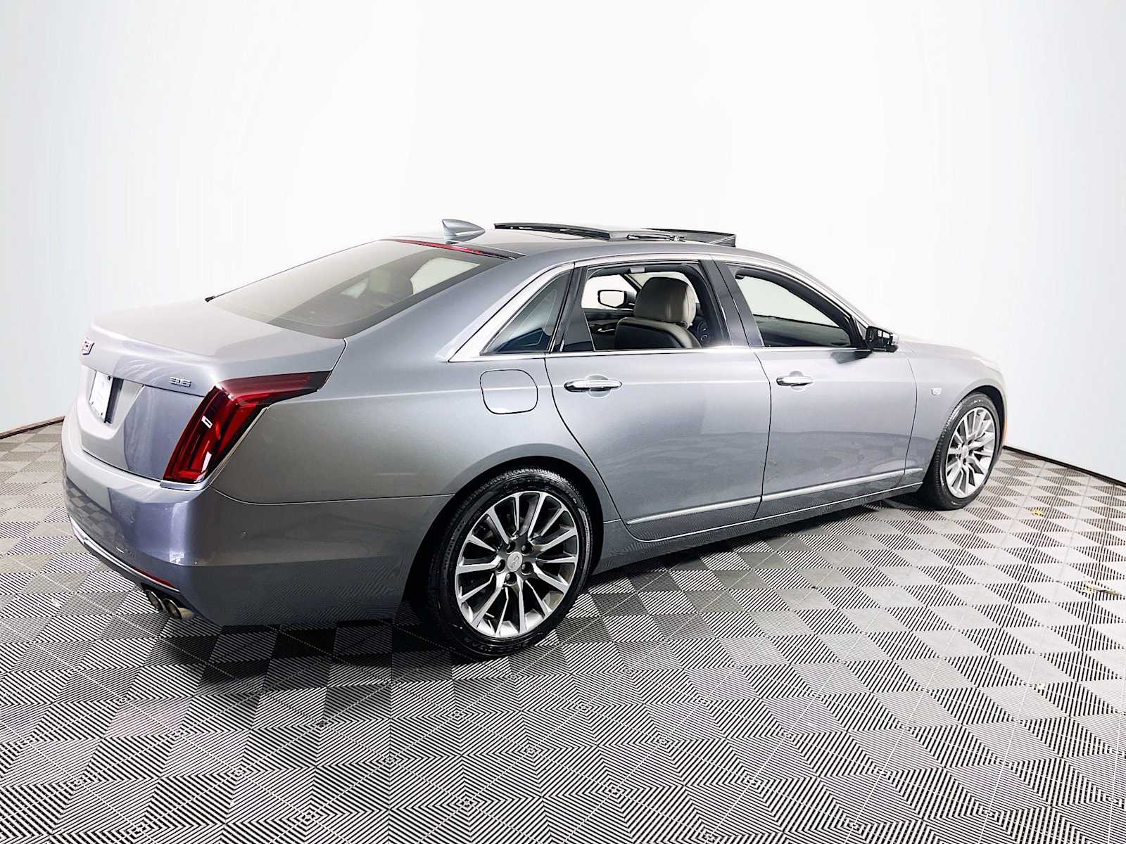 2018 Cadillac CT6 Luxury photo 4