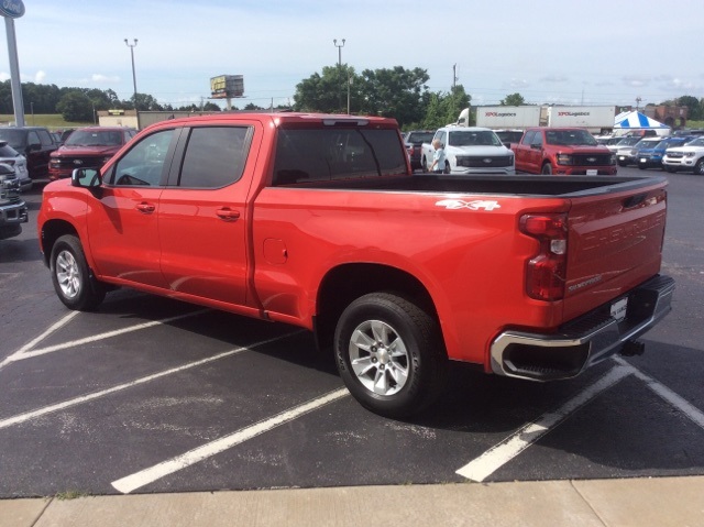 2024 Chevrolet Silverado 1500 LT photo 4