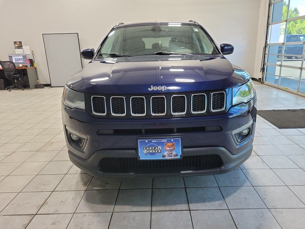 2019 Jeep Compass Latitude photo 2