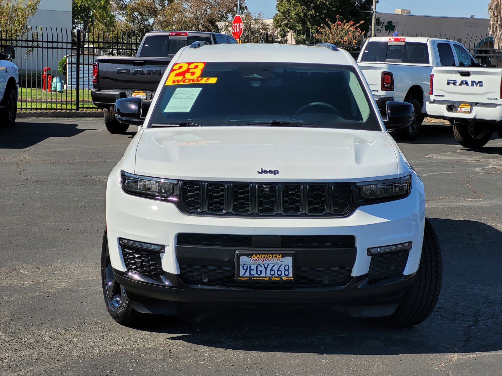 2023 Jeep Grand Cherokee Limited photo 2