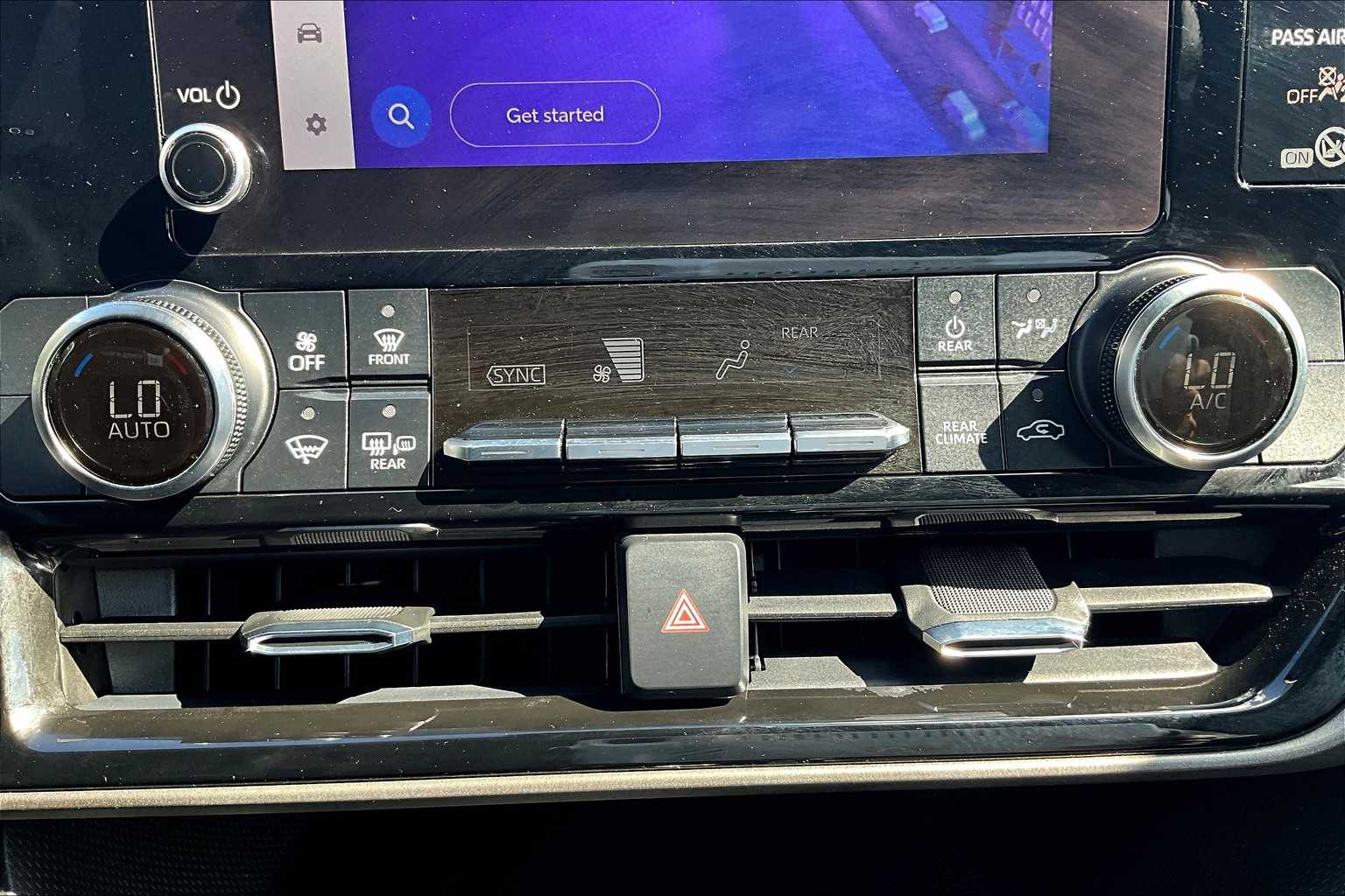 2023 Toyota Highlander LE photo 30