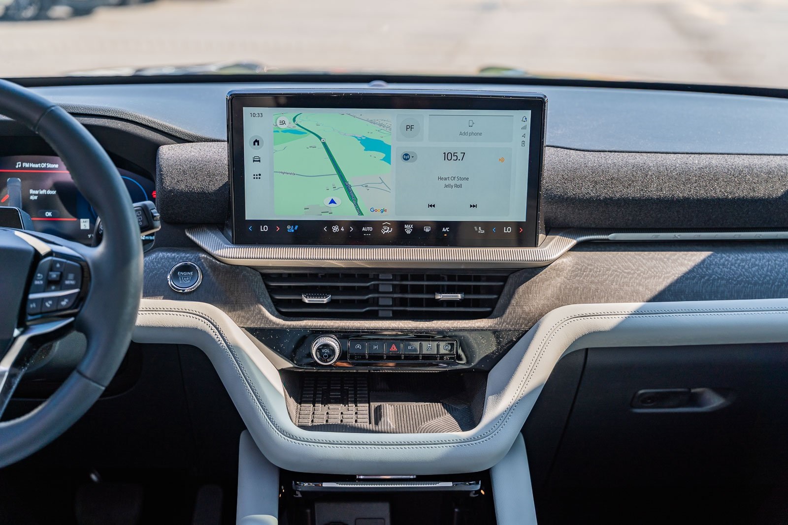 2025 Ford Explorer Platinum photo 29