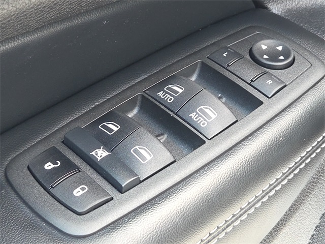 2021 Jeep Grand Cherokee Anniversary Edition photo 17