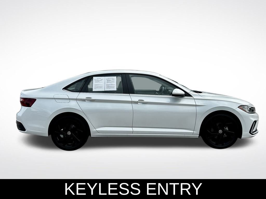 2025 Volkswagen Jetta 1.5T SE photo 5