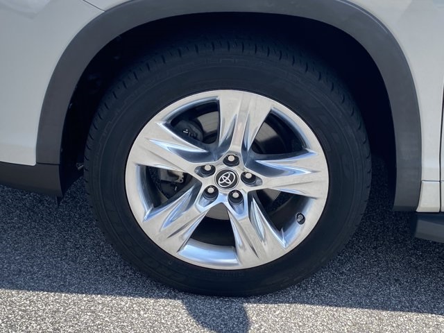 2019 Toyota Highlander Limited Platinum photo 22
