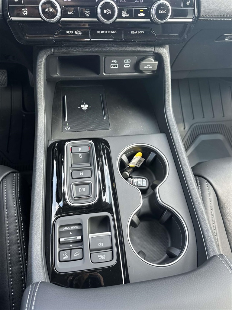 2025 Honda Pilot Touring photo 18