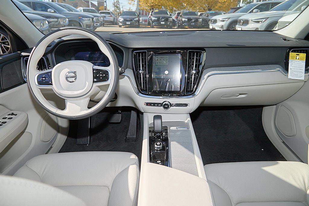 2026 VOLVO V60CC - Image 21