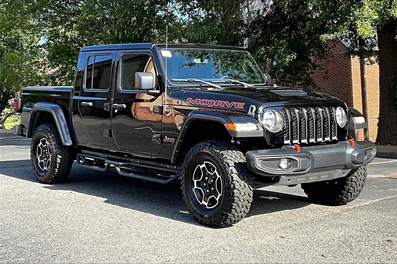 2023 Jeep Gladiator Mojave photo 2