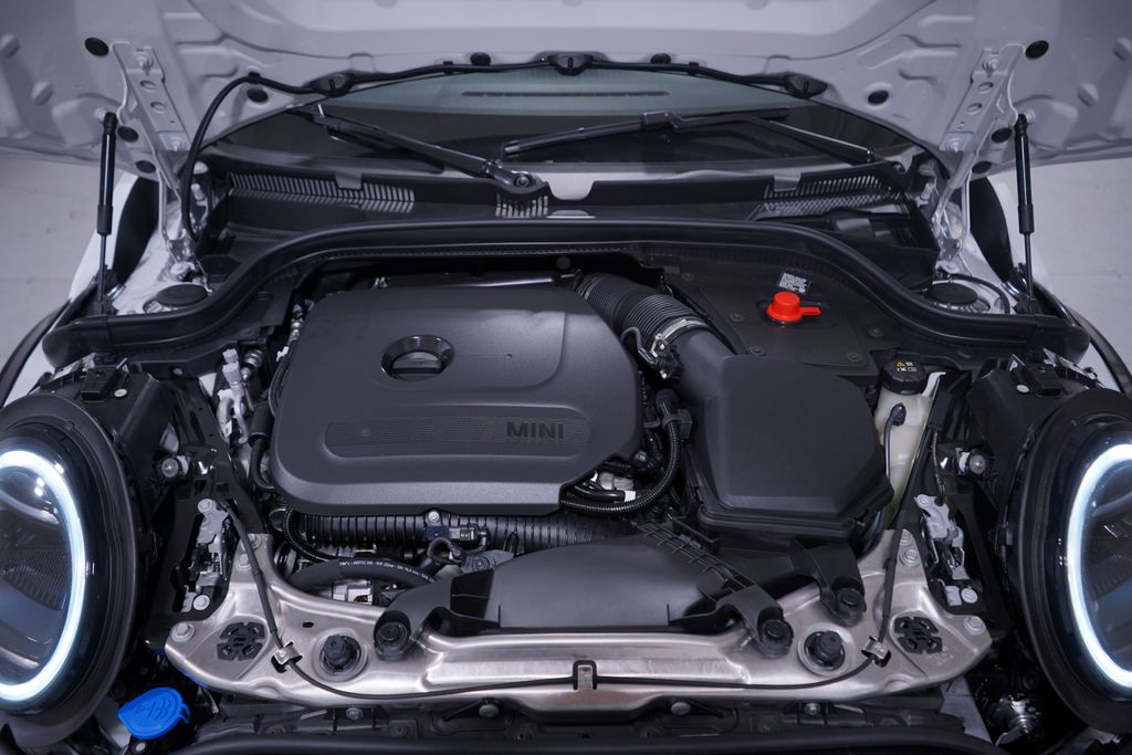2026 Mini Cooper 4 Door Hardtop S Iconic photo 17