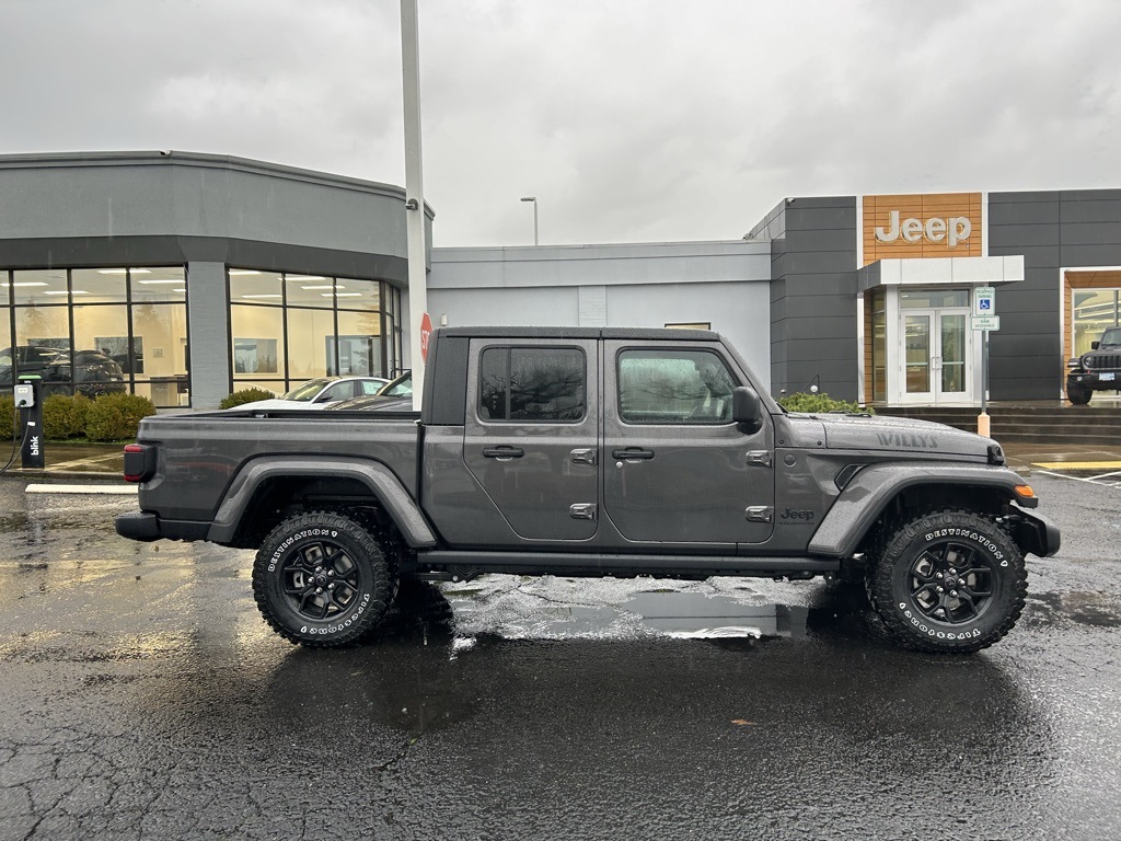 2025 Jeep Gladiator Willys photo 5