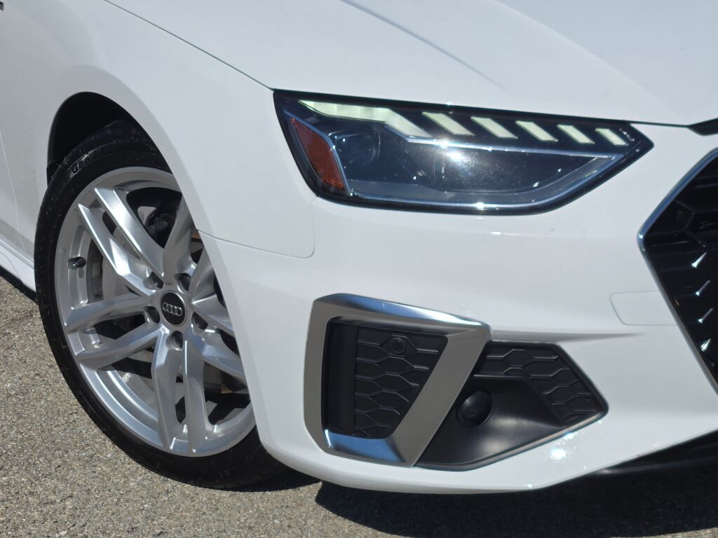 2023 Audi A4 S line Quattro Premium Plus photo 3
