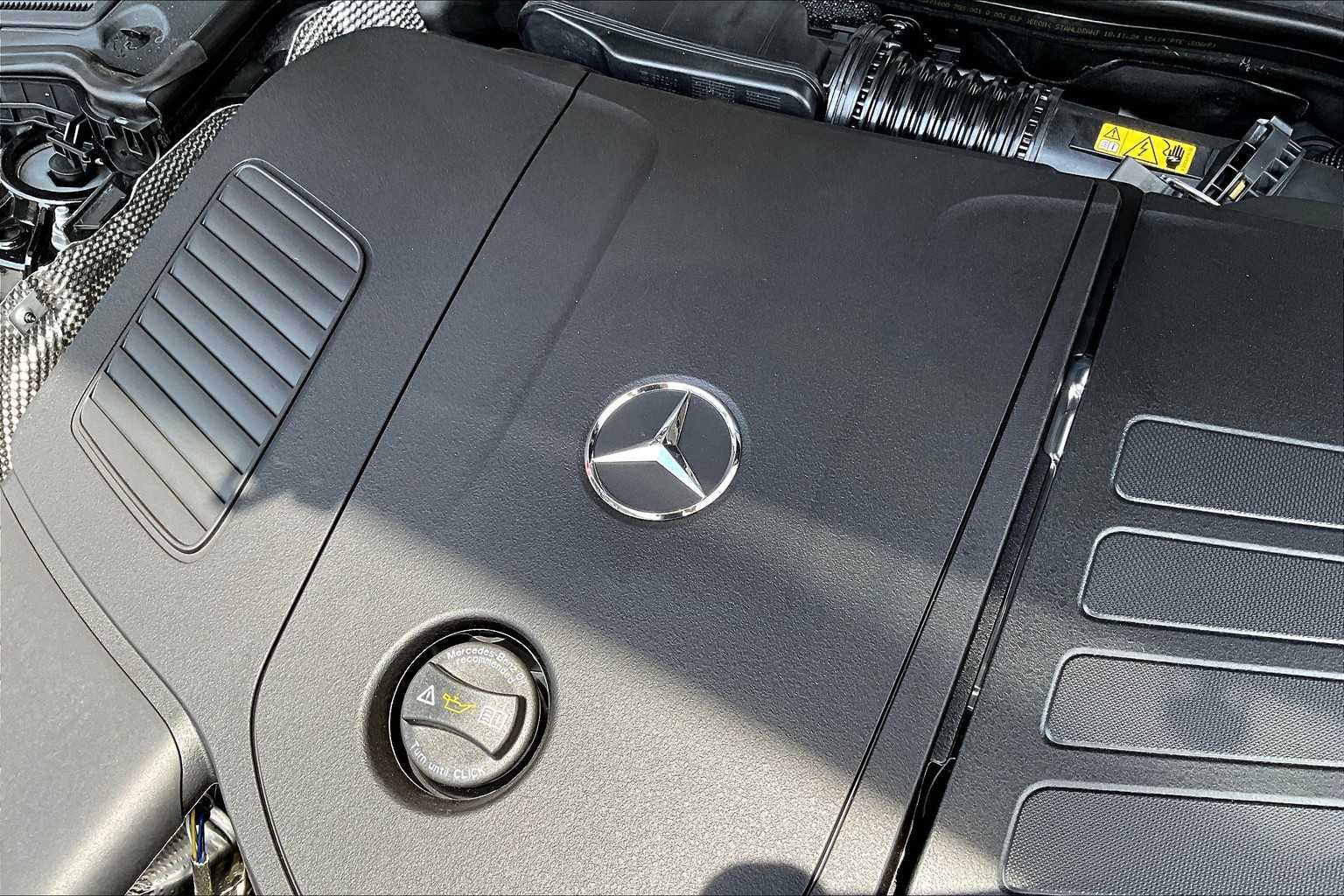 2025 Mercedes Benz C 300 photo 18