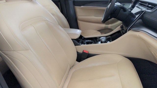 Used 2023 RED Jeep Limited image 25