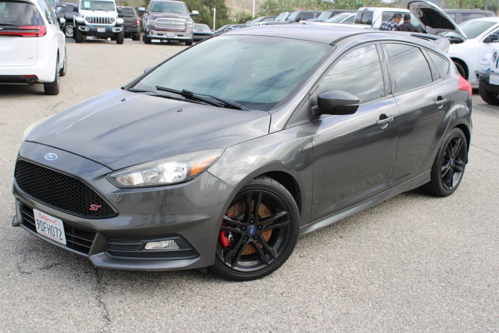 2018 Ford Focus ST's photo