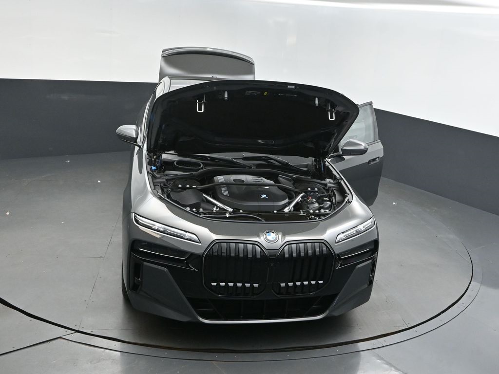 2026 Bmw 740i photo 41