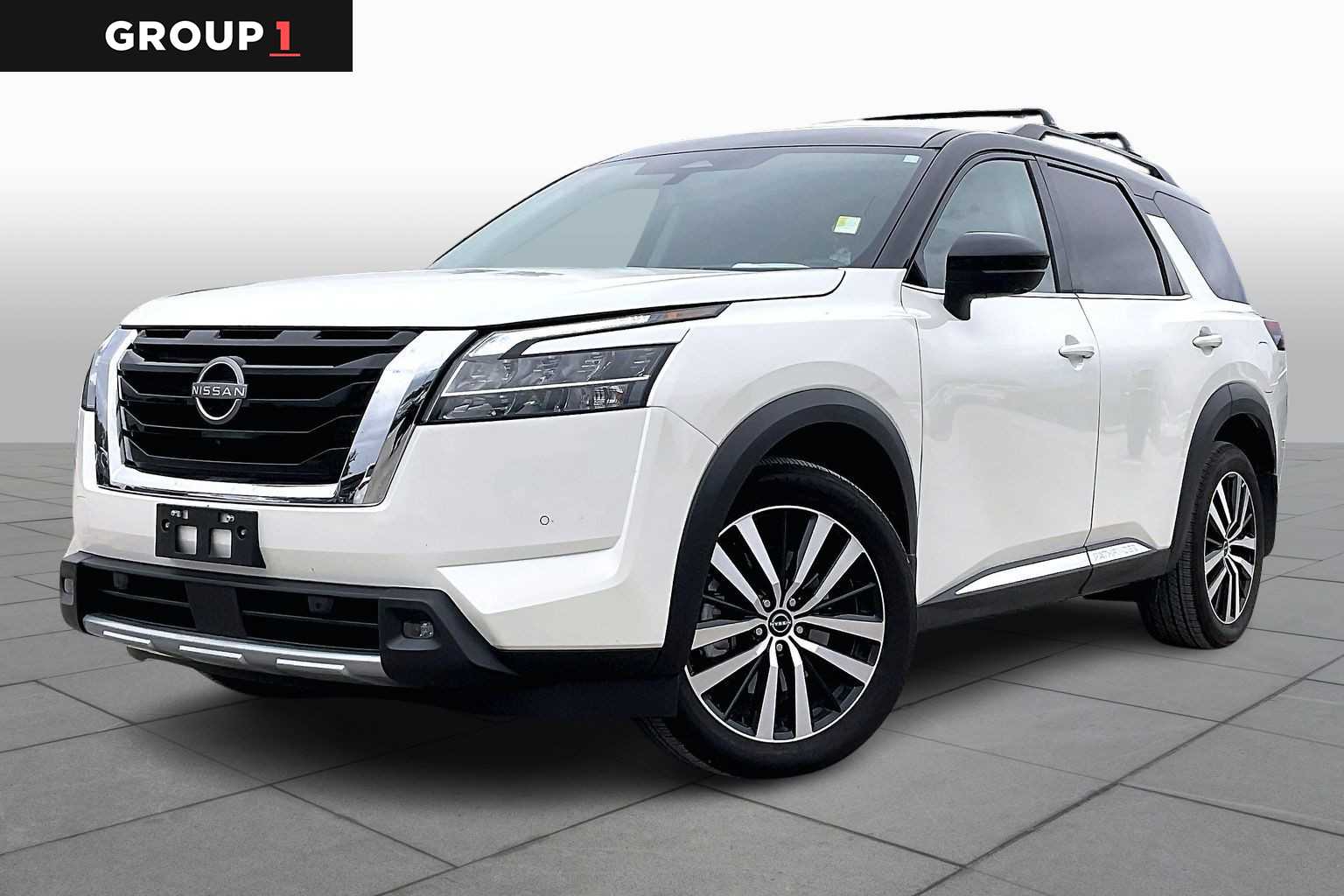 2024 Nissan Pathfinder Platinum's photo