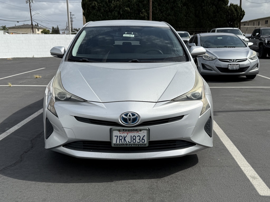 2016 Toyota Prius Three photo 2