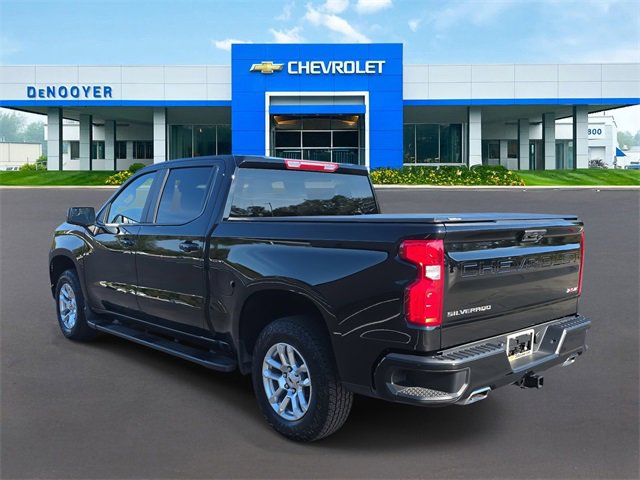 2025 Chevrolet Silverado RST photo 7