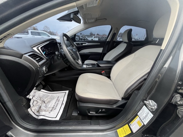 2019 Ford Fusion SE photo 4
