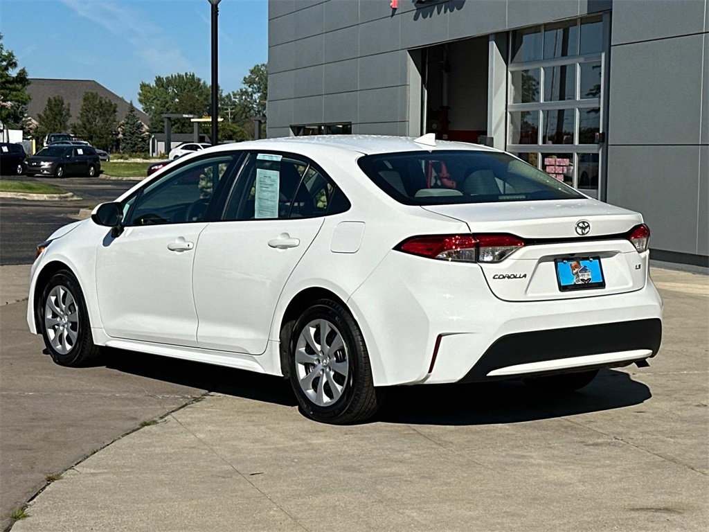 2021 Toyota Corolla LE photo 4