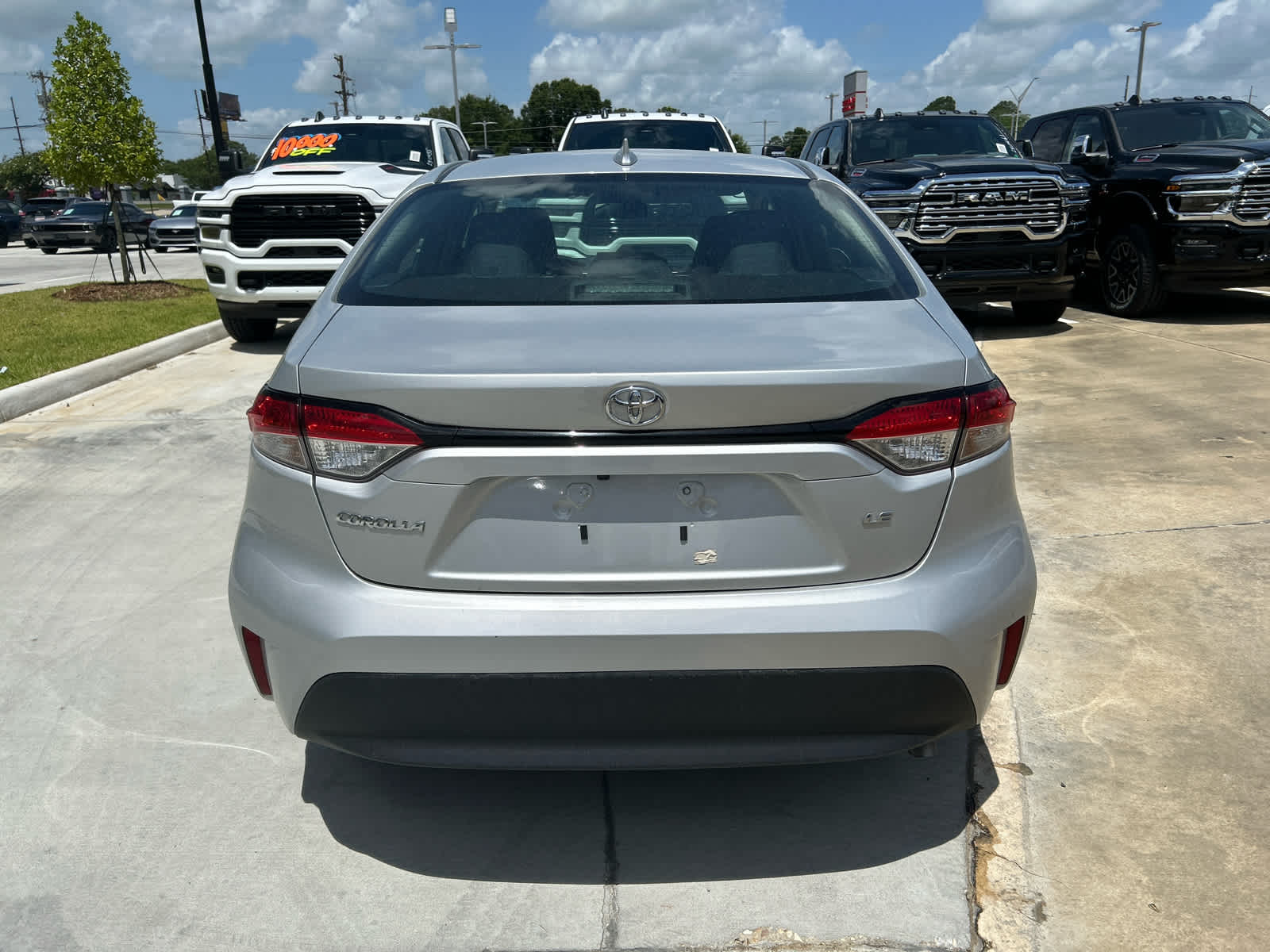 2023 Toyota Corolla LE photo 7