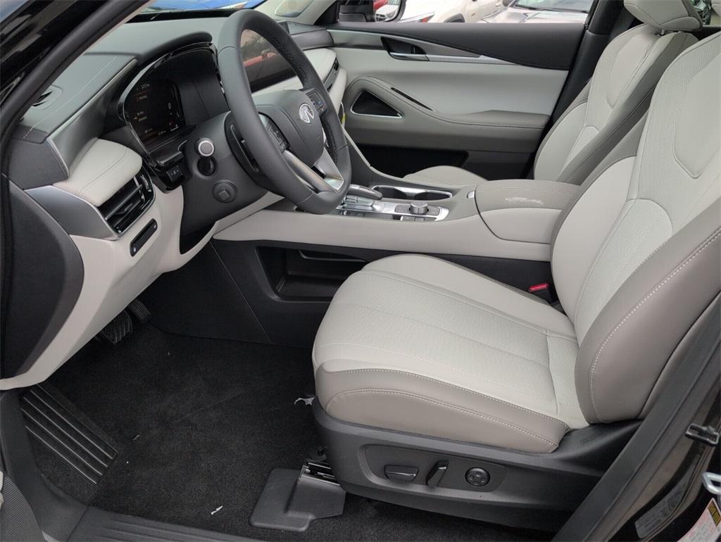 2026 Infiniti QX60 Luxe photo 5