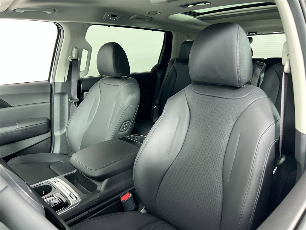 2026 Kia Carnival SX Prestige photo 11