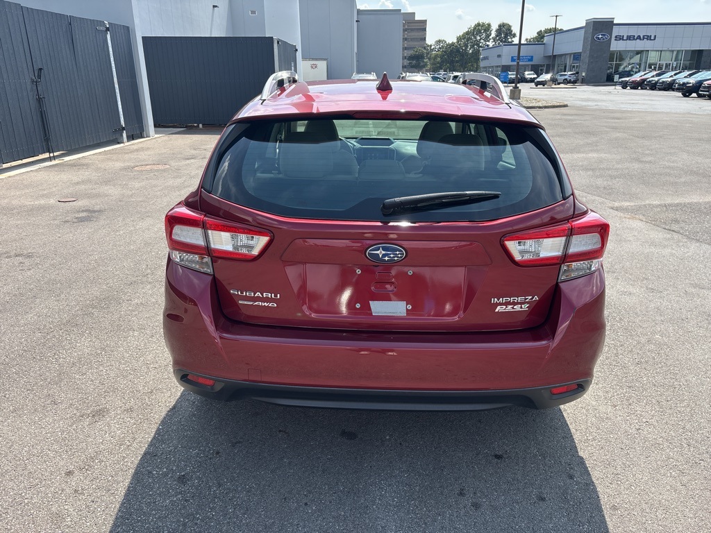 2017 Subaru Impreza 2.0i Premium photo 4