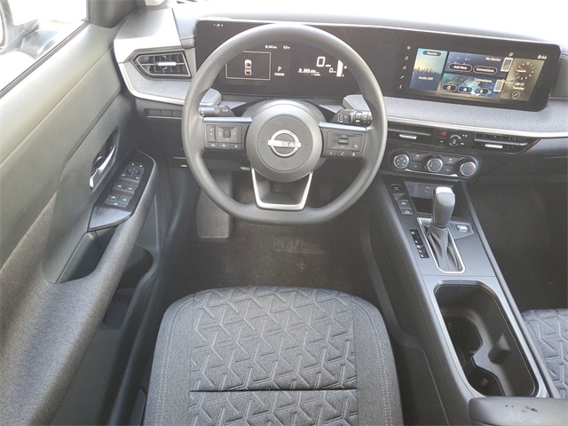 2025 Nissan Kicks SV photo 12