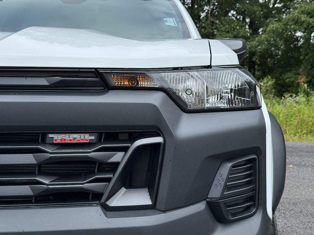 2025 Chevrolet Colorado Trail Boss photo 13