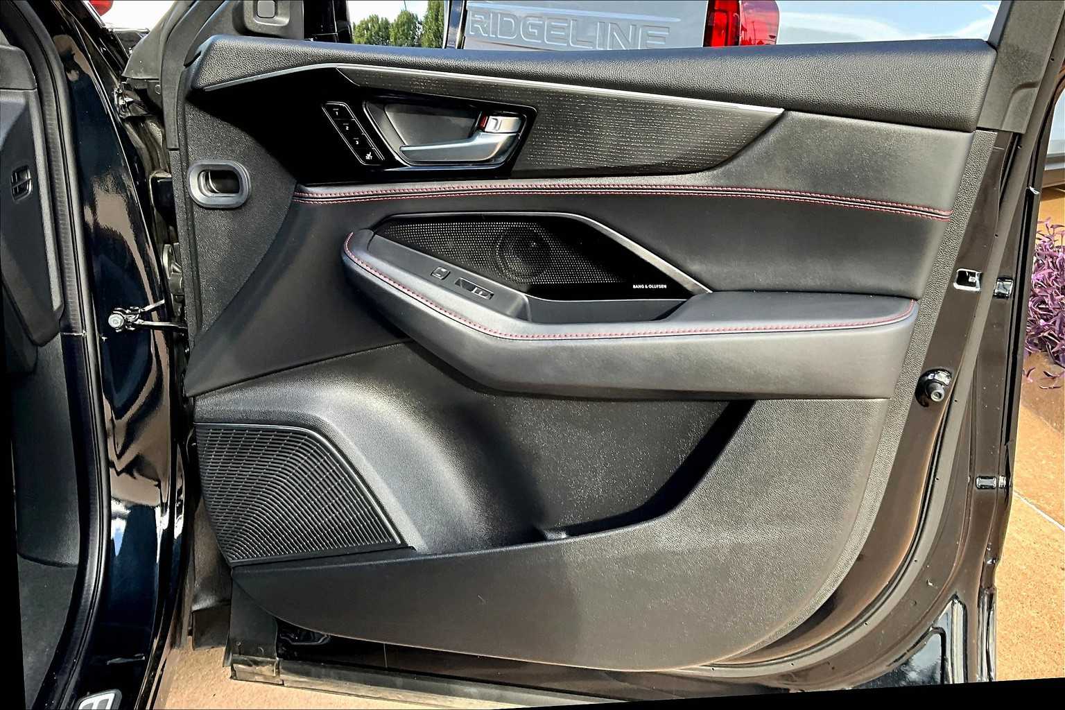 2025 Acura MDX SH-AWD Type S Advance photo 25