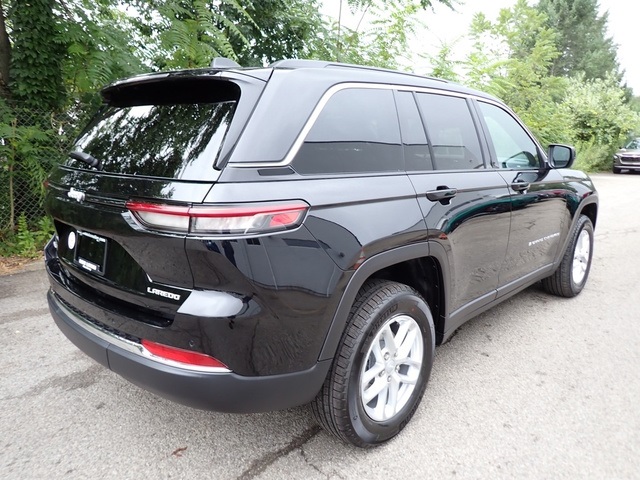 2025 Jeep Grand Cherokee Laredo X photo 4