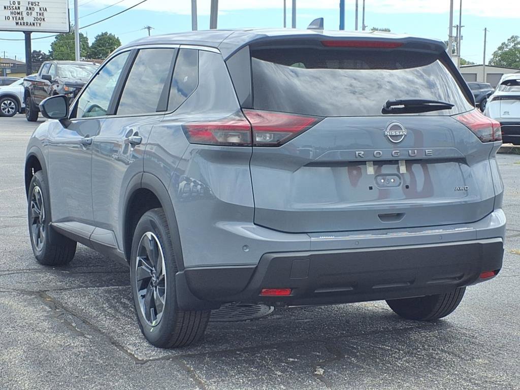 2026 Nissan Rogue SV photo 2