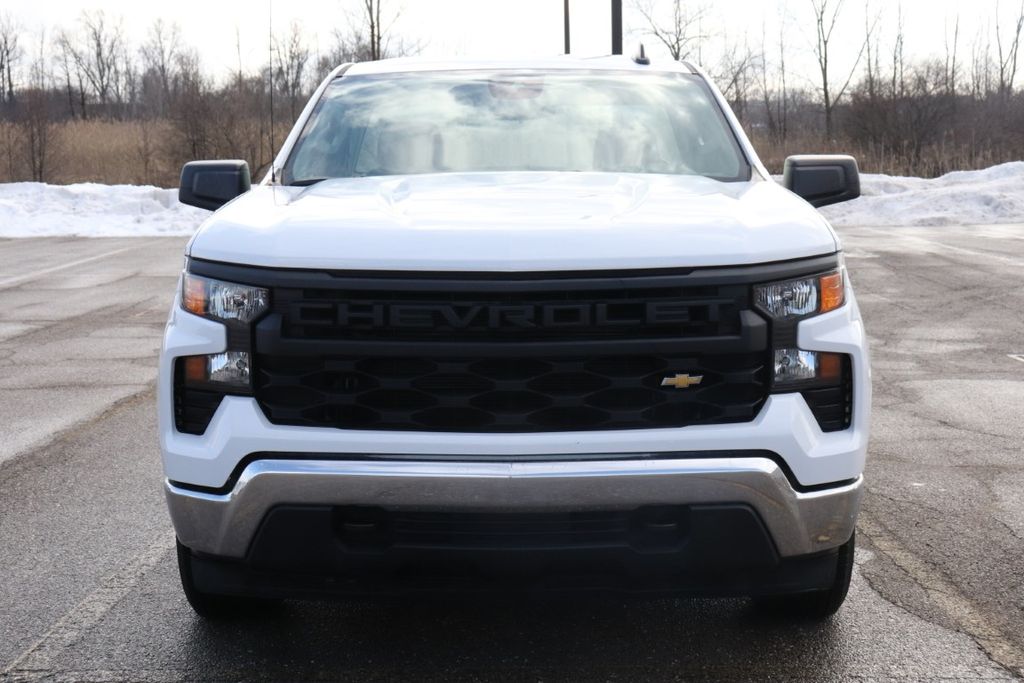 2024 Chevrolet Silverado 1500 photo 2