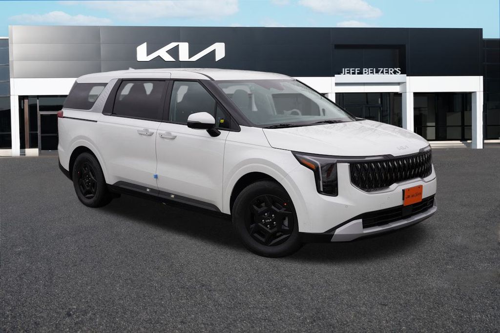 2026 Kia Carnival LXS's photo