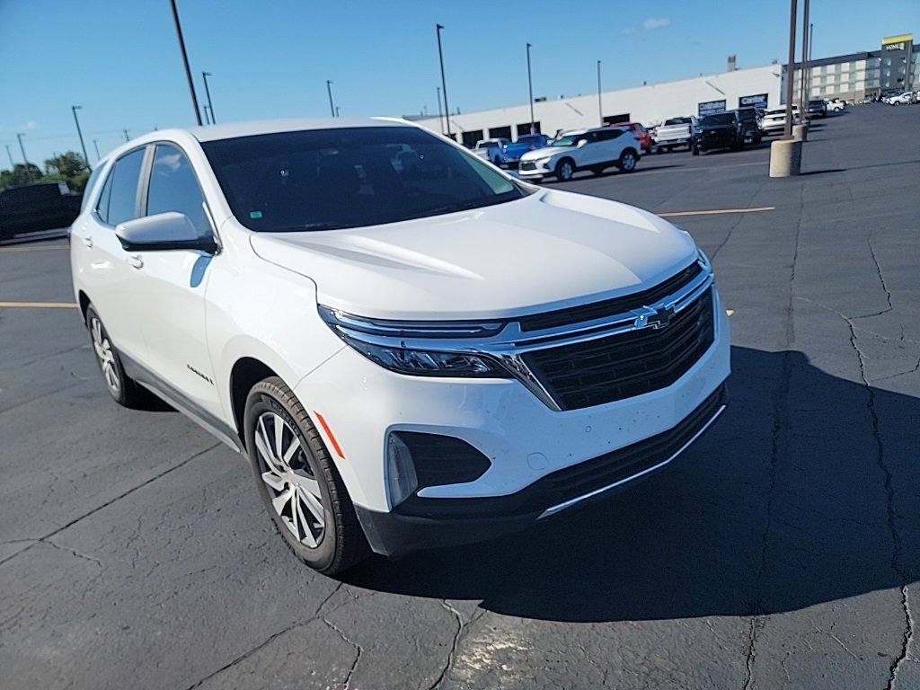 2024 Chevrolet Equinox LT photo 4