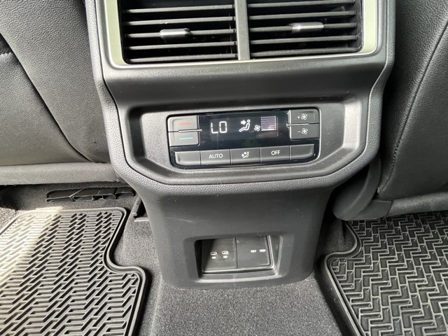 2025 Volkswagen Atlas Peak Edition SE photo 18